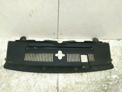 LX1224111 Grille Radiator Cover Support