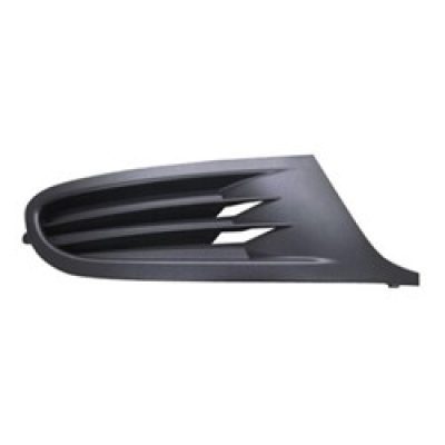 VW1039118 Passenger Side Front Bumper Fog Light Cover