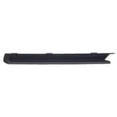 VW1039136C Passenger Side Front Bumper Fog Light Cover